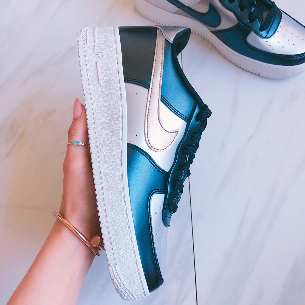 Nike Air Force 1 LV8 - Picture 4 of 8